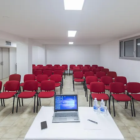 纳申娜尔酒店 3*