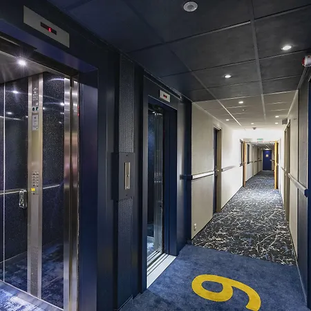 Hotel National 3*