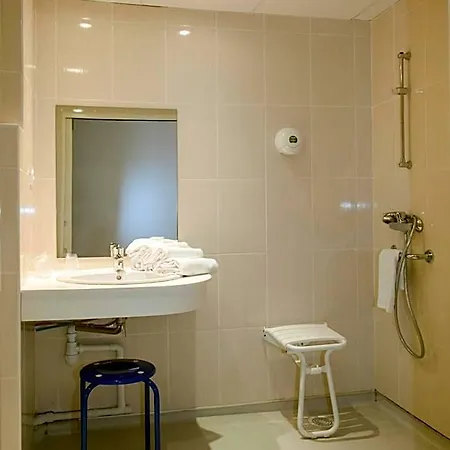 National Hotel 3*