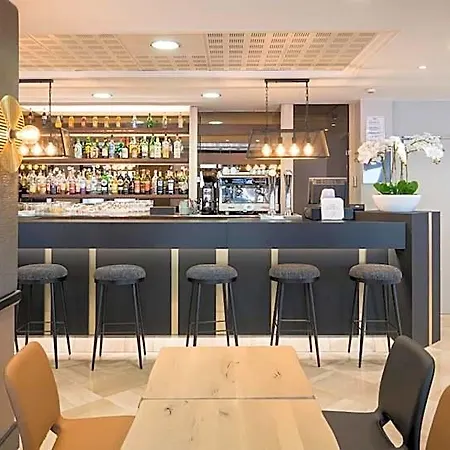 National Hotel 3*