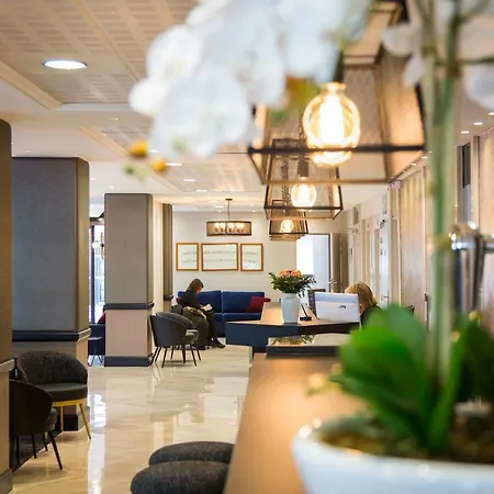 National Hotel 3*