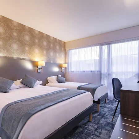 National Hotel 3*